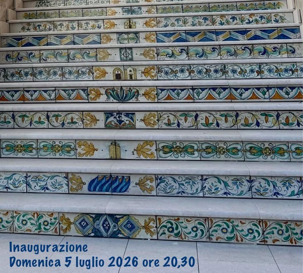 SCALA RIQUALIFICATA CON CERAMICA ARTISTICA DI SCIACCA  DI VIA PIETRE CADUTE  Inaugurazione oggi 5 luglio alle ore 20,30...