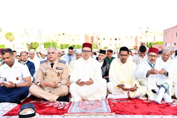 عامل اقليم الرحامنة يتقدم  المصلين في صلاة العيد ببنجرير