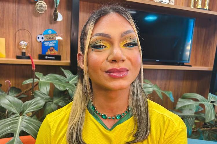Conheça drag queen baiana com nome de batismo inspirado em artilheiros do Tetra