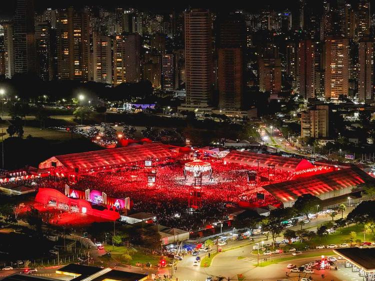 Hugo e Guilherme, com No Pelo 360, reúnem mais de 30 mil pessoas e transformam o Serra Dourada em espetáculo histórico em Goiânia