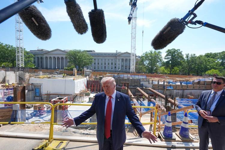 Trump e la trattativa "araba". "Tre giorni massimo, poi i raid"