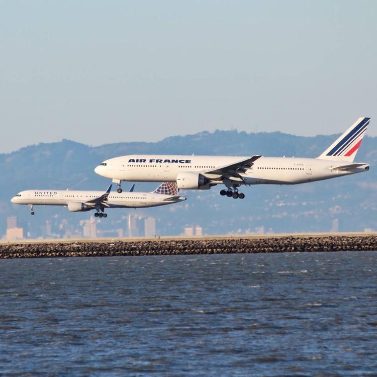 Ebola, Boeing 777 di Air France per Detroit imbarca un passeggero del Congo: Usa vietano l’ingresso