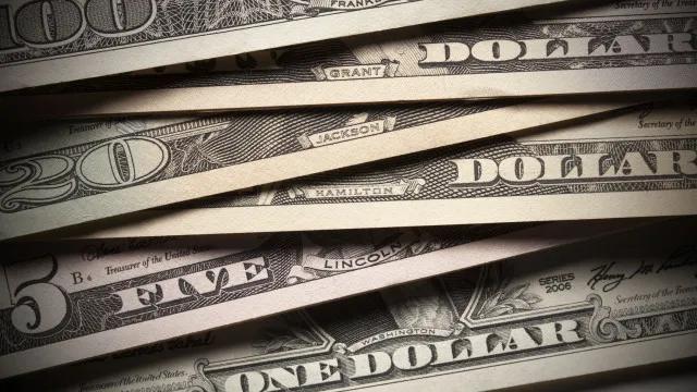 Dólar abre estável com negociações entre EUA e Irã no radar