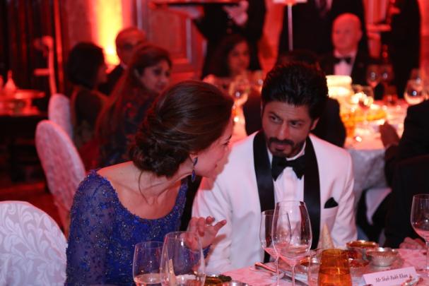 شاروخان يتقدم المدعويين في العرس الهند الاسطوري بمراكش وكشـ24 تكشف التفاصيل