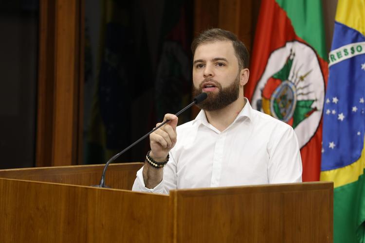Pedido de cassação de Hiago Morandi é protocolado por presidente do Senalba por suposta quebra de decoro parlamentar