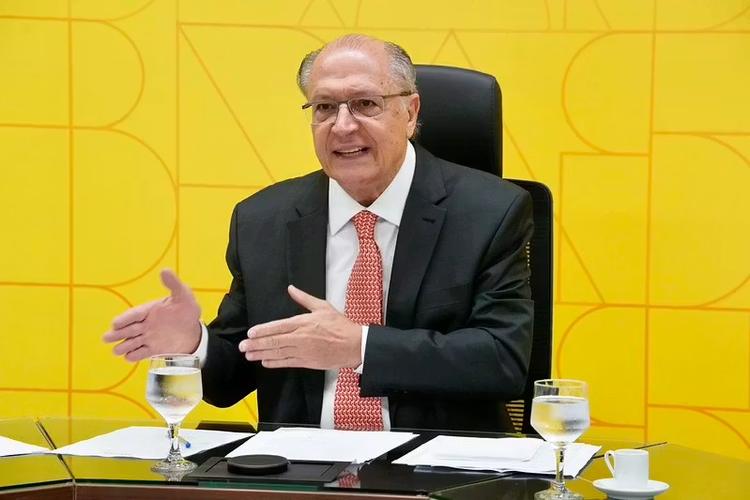 Alckmin afirma que governo vai atuar para reverter embargo à carne do Brasil