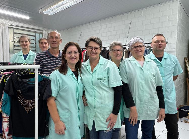 Samaritanos&nbsp;arrecadam R$ 2,6 mil com brechó solidário