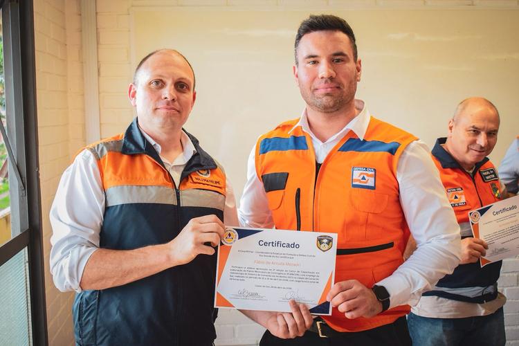 Defesa Civil de Farroupilha conclui capacitação regional para elaboração de Plano de Contingência