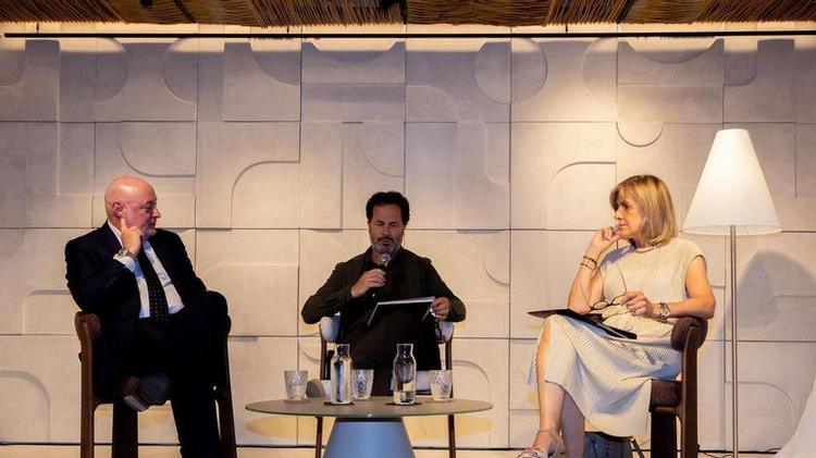 El libro como milagro cultural y locomotora económica: "La IA no ha superado la creatividad humana"