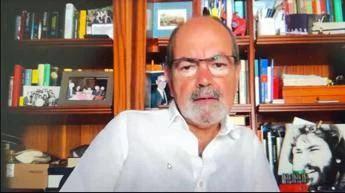 Farmaci, neurologo Stocchi: "Con formulazione a rilascio modificato meno pastiglie per il Parkinson"