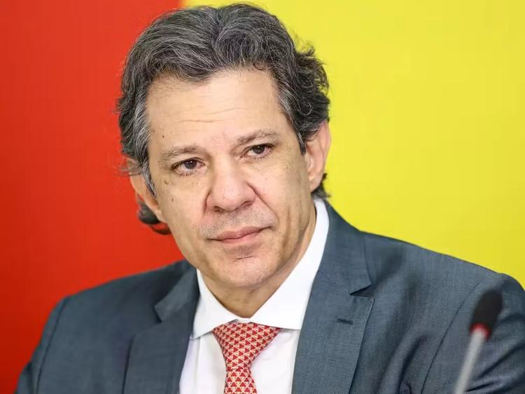 Haddad diz que 'todo mundo ligado a Flávio Bolsonaro tem ligação com bets'