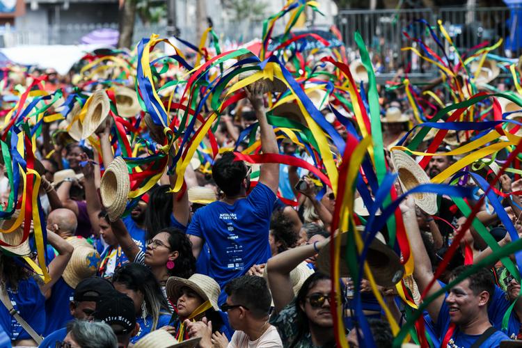 Primeiro Arrastão do Pavulagem 2026 leva cortejo cultural às ruas de Belém neste domingo, 14