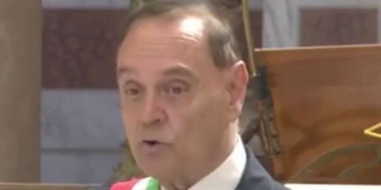 Clemente Mastella alla messa della Madonna delle Grazie: "Pregate per me, sono malato"