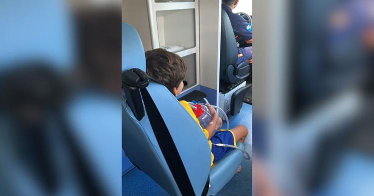 Menino de 8 anos que esperou 15 dias por transferência do Hospital Ruth Cardoso para o Pequeno Anjo vai passar por cirurgia