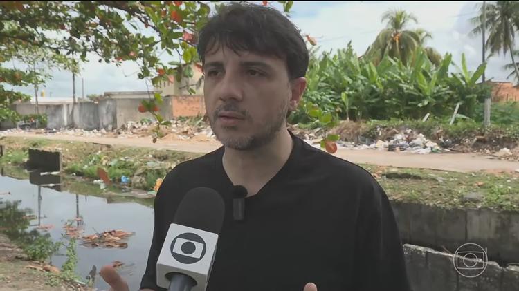 Renan Santos, candidato à Presidência pelo Missão, faz campanha na Zona Sul de SP
