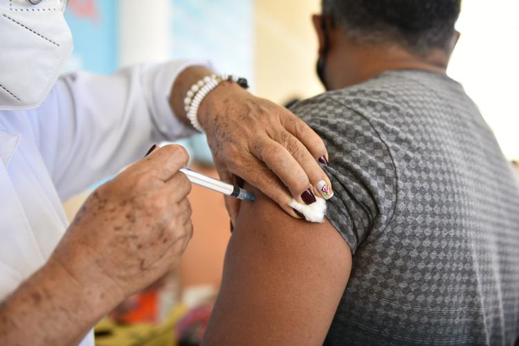 Vacina contra a gripe vai estar disponível para toda a população do Ceará a partir de segunda