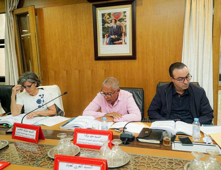 لجنة المرافق العمومية بأكادير تدرس ملفات التعمير والخدمات استعداداً لدورة ماي 2026