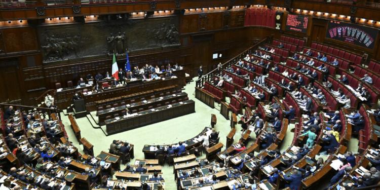 Legge elettorale: la Camera approva la seconda fiducia, duro attacco del M5S su preferenze e firme