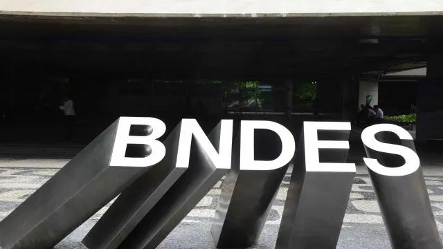 BNDES anuncia R$ 500 milhões para obras contra enchentes em BH