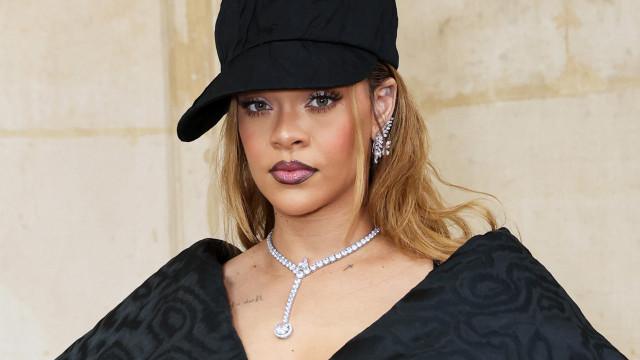 Rihanna revela que looks que já usou lhe causam 'repulsa'