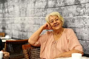Após melhora clínica, família de Adélia Prado afirma que escritora deve ter alta na próxima semana