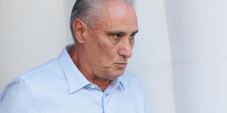 Torcedores do Flamengo criticam Tite por poupar o time: 'Derrota 100% na sua conta'
