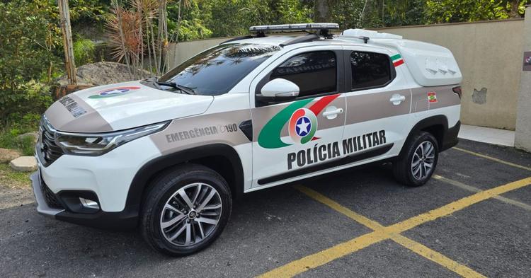 Porto Belo reforça segurança com doação de viatura nova à Polícia Militar