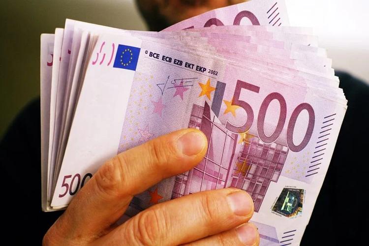 Épargner 300&nbsp;000&nbsp;€ et arrêter de travailler&nbsp;: est-ce vraiment suffisant pour devenir rentier&nbsp;?