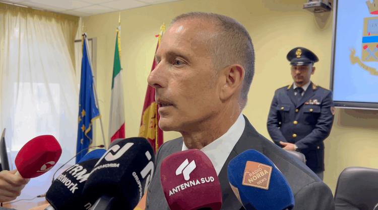 Potenza, danneggia con un flex struttura sanitaria: foglio di via emesso dal Questore
