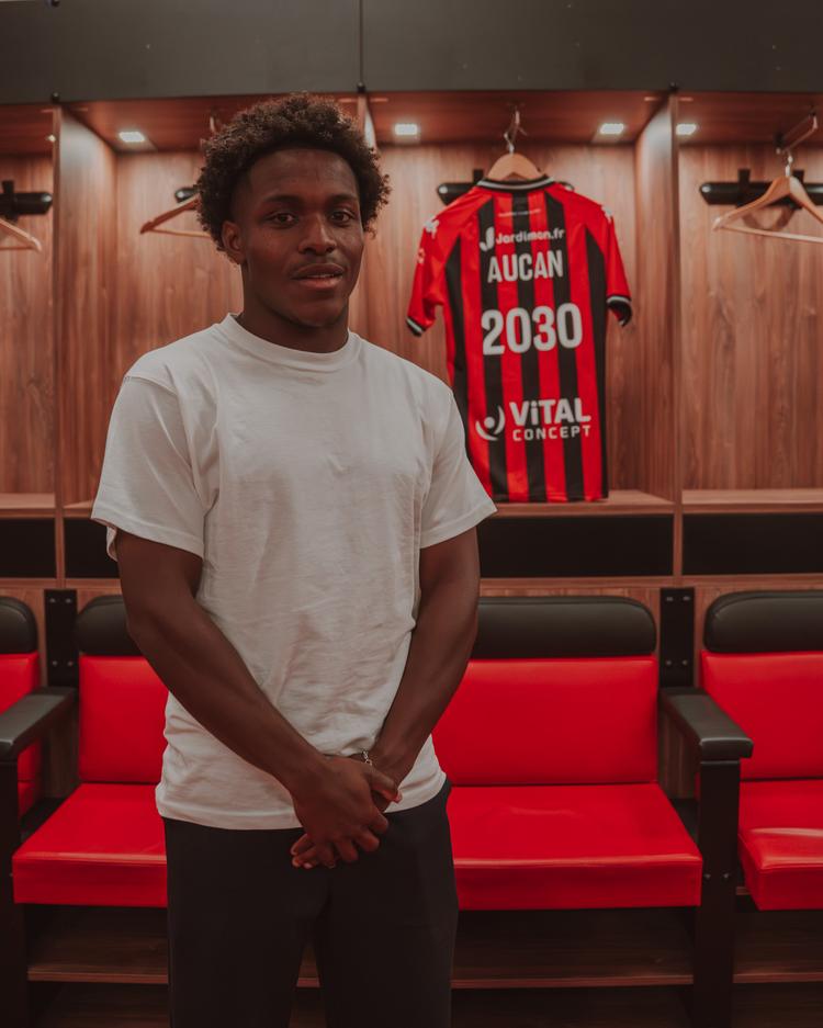 Ewan Aucun passe professionnel En Avant Guingamp EAG AMD02417