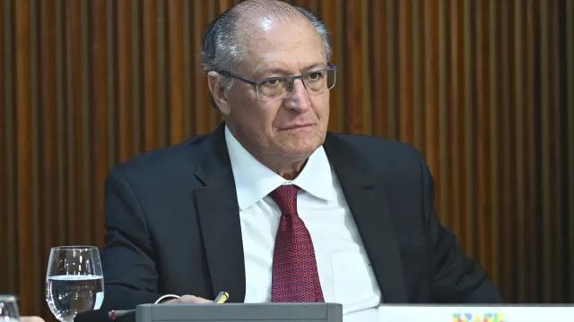 Alckmin recorre a ganho de produtividade com mais tecnologias para justificar fim da 6x1