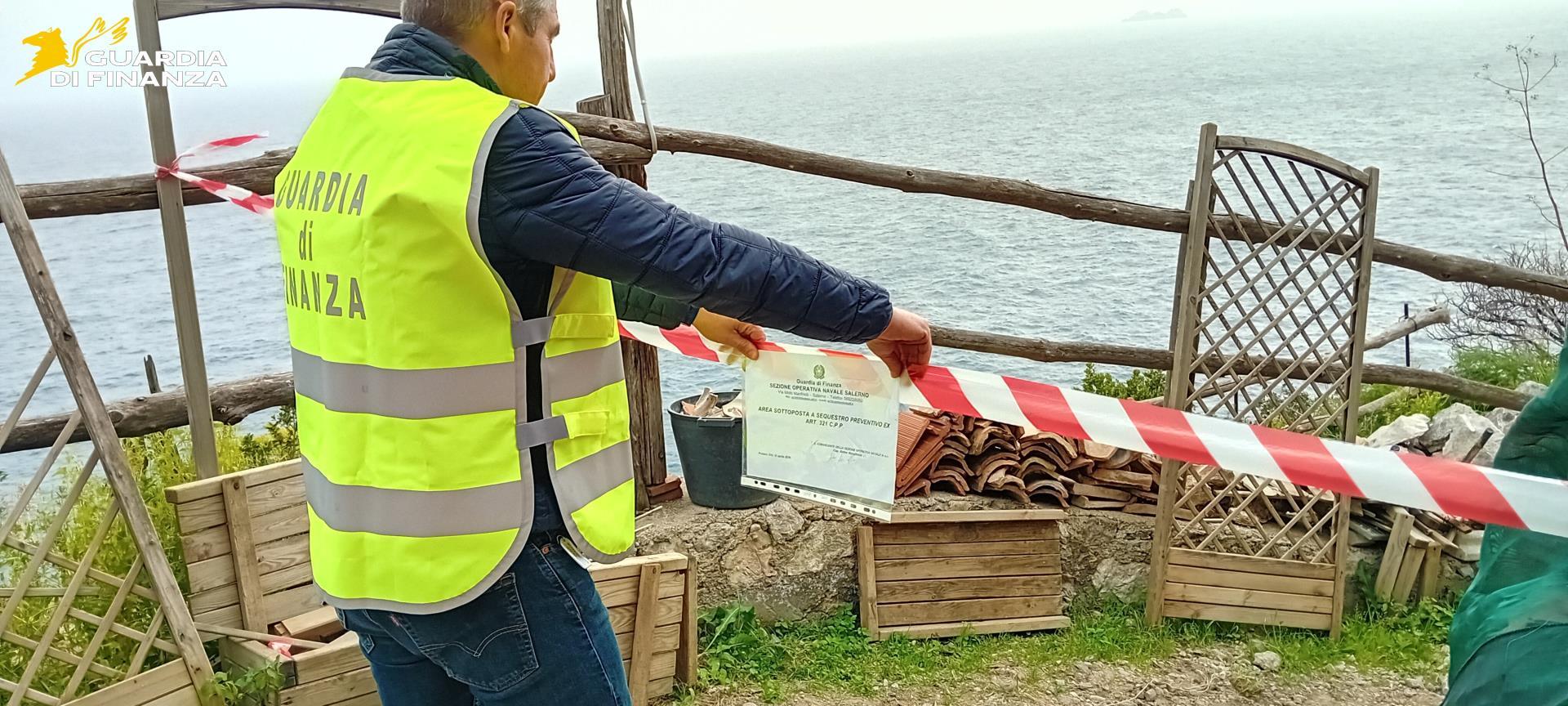 Abuso edilizio nel salernitano: sequestrata area di 2000 metri quadrati