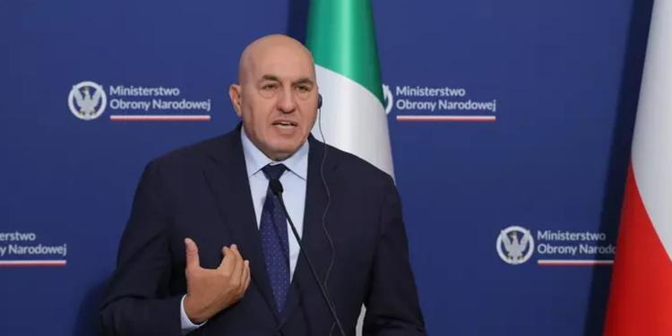 Crosetto: "L'alert su attacchi con droni non trova conferma, evitare benzina sul fuoco"