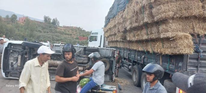 السلطات تتدخل لإعادة فتح الطريق الوطنية رقم 9 بعد انقلاب شاحنة صغيرة بقيادة التوامة