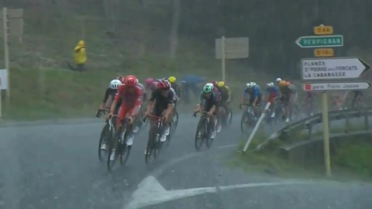 Una fuerte granizada obliga a cancelar la tercera etapa de la Vuelta a España: la carrera discurría por Font Romeu