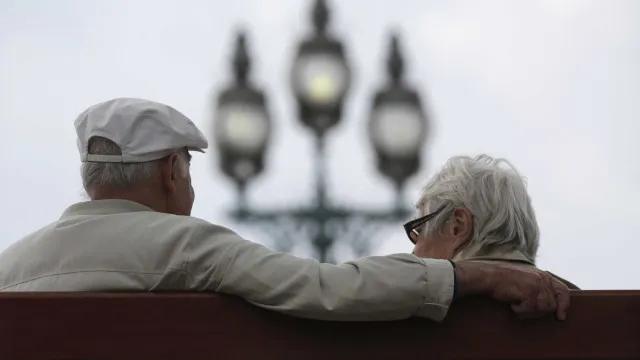 Brasil envelhece, mas rede de cuidados ao idoso é pequena e restrita ao Sul e Sudeste