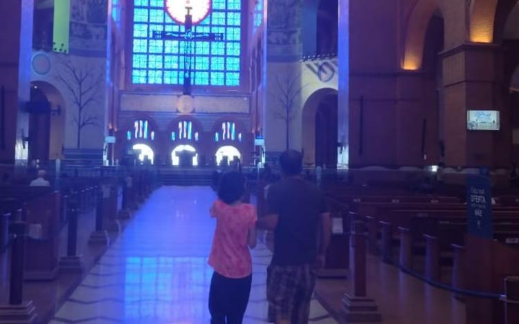 Como fé em Nossa Senhora Aparecida ajudou mãe a lidar com convulsões da filha com síndrome rara