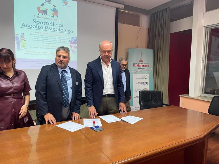 Al “Majorana” inaugurato lo sportello di ascolto psicologico. Firmato il patto di comunità con il Comune di Milazzo
