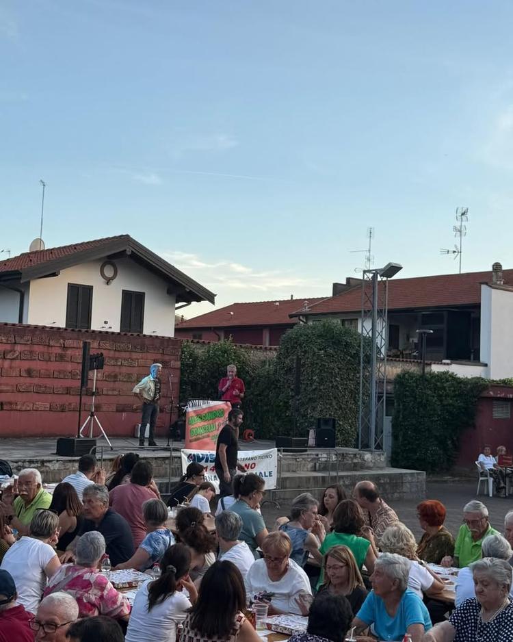 🍕🎶Una splendida serata con Avis Santo Stefano Ticino!🎶🍻 Sabato sera Piazza 8 Marzo si è riempita di persone in occas...