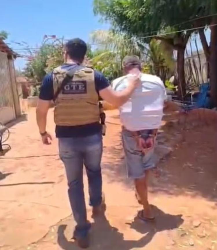 Homem condenado por atear fogo em pessoa em situação de rua é preso anos após crime, no Sertão da PB