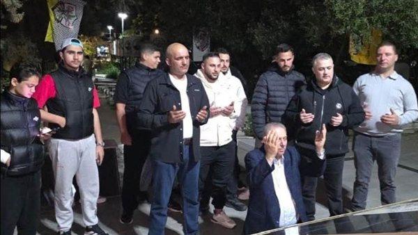 أول صورة لأشرف دبور بعد إطلاق سراحه عقب توقيفه في مطار بيروت