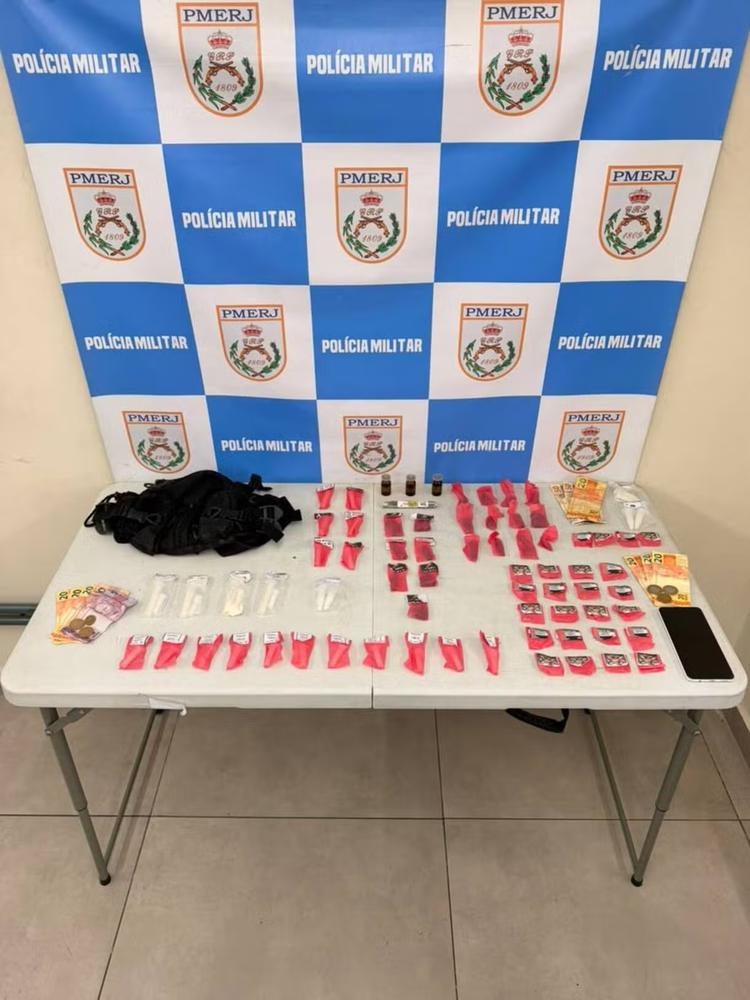 Dupla é presa com drogas em Volta Redonda