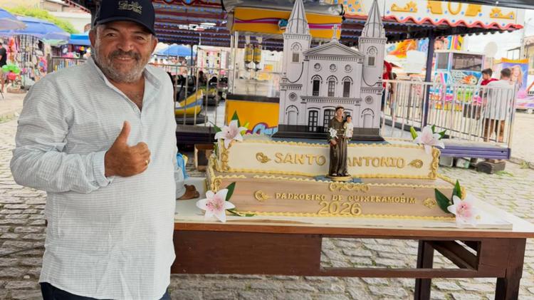 Bolo de Santo Antônio é arrematado por R$ 50 mil em leilão da paróquia no Ceará