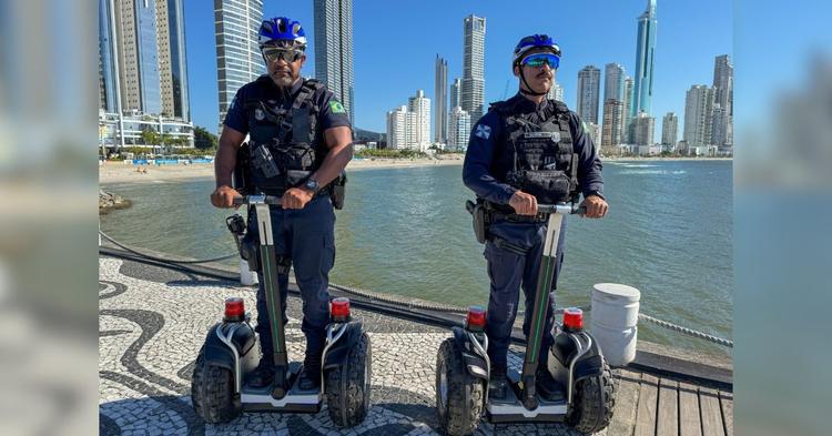Balneário Camboriú lança Patrulha Turística com óculos de tradução em tempo real