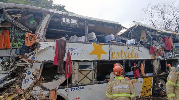 Acidente de ônibus em Petrópolis: veja o que se sabe sobre tombamento que deixou 10 mortos