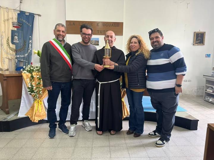 Questa mattina abbiamo avuto l'onore di ospitare le Reliquie del Corpo Santo di Sant'Antonio grazie alla presenza di Pad...