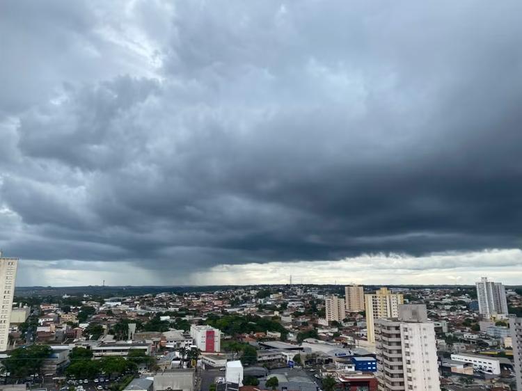 Frente fria leva temporais ao Sudeste no fim de semana; Sul terá frio e geada