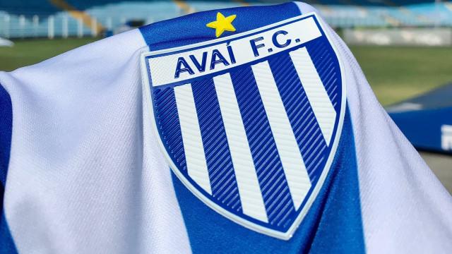 Após derrota para o Santos, Avaí demite o técnico Eduardo Barroca