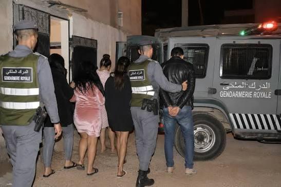 المركز القضائي بمراكش يداهم فيلا معدة للدعارة بمنتجع “Mysk”