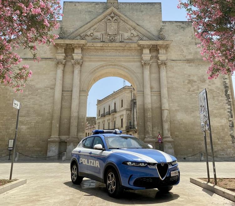Lecce, tenta furto in ristorante e assalta operatore ecologico: arrestato